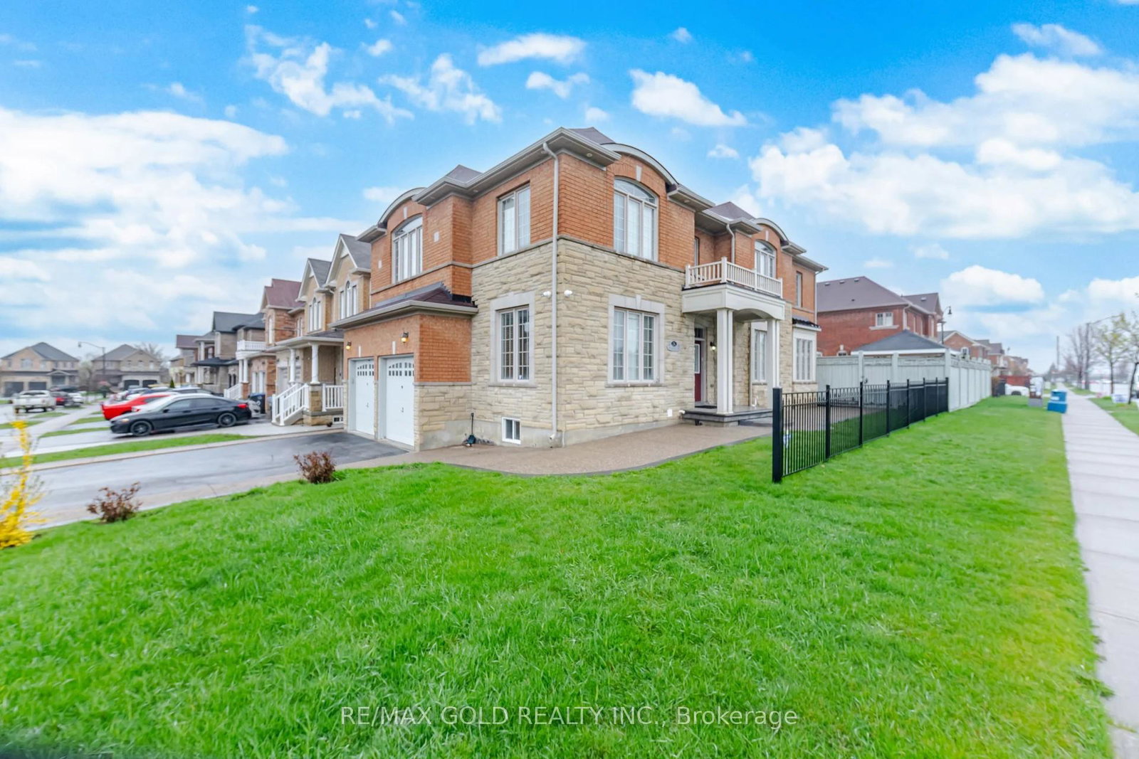 26-drummondville-drive-brampton-ontario-w13796856