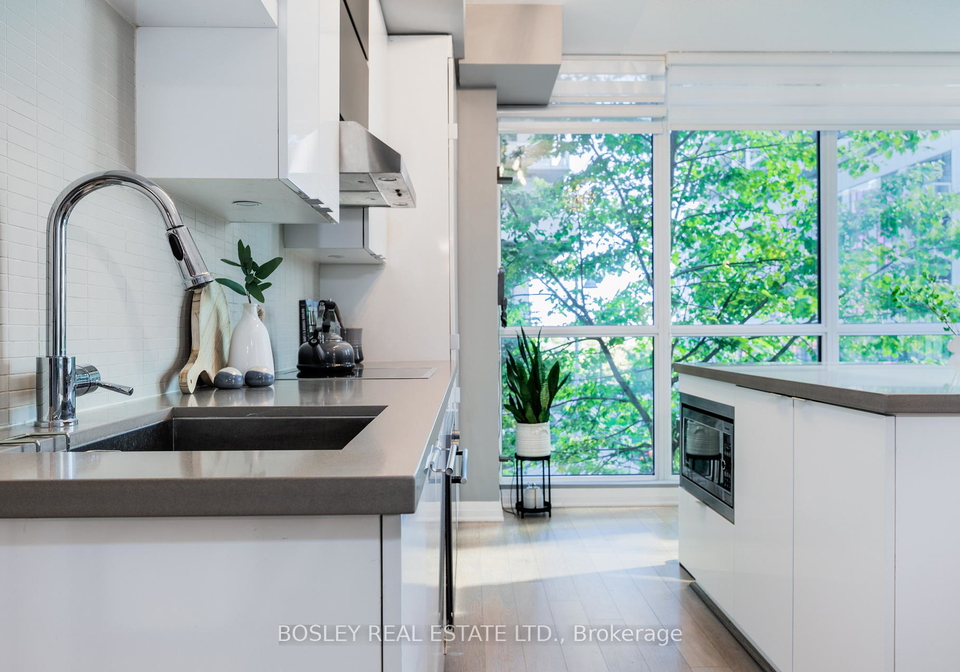 60-annie-craig-drive-toronto-etobicoke-ontario-w13797226