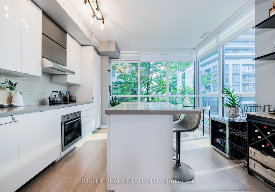 60-annie-craig-drive-toronto-etobicoke-ontario-w13797226