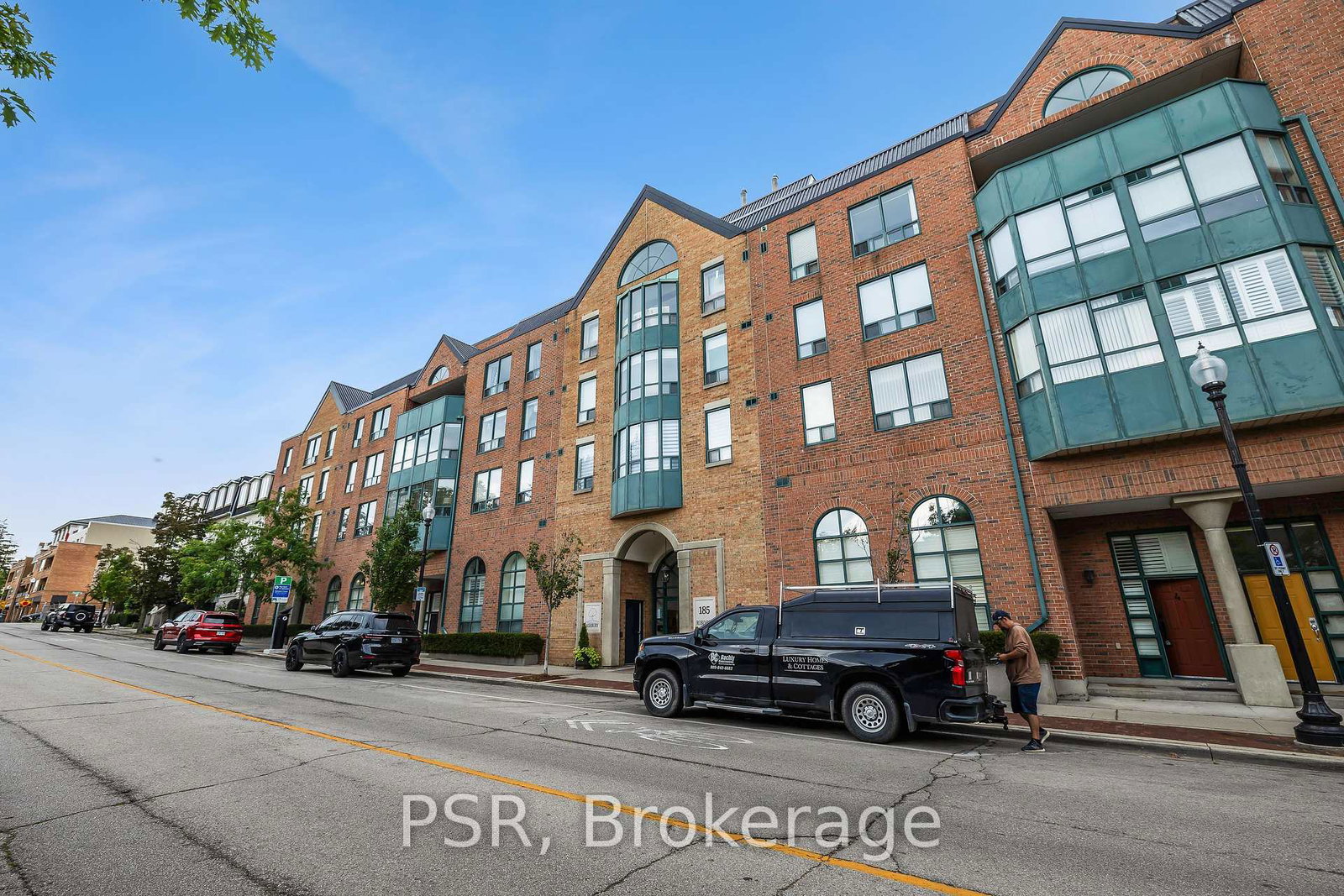 185-robinson-street-oakville-ontario-w13797570