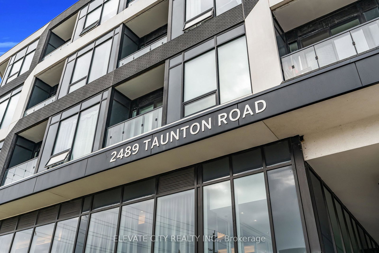 2489-taunton-road-oakville-ontario-w13797618