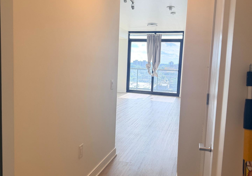 86-dundas-street-e-mississauga-ontario-w13797670