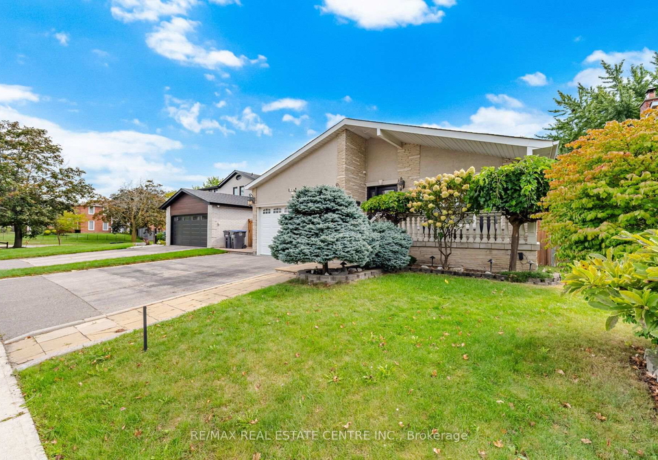 1876-bough-beeches-boulevard-mississauga-ontario-w13798128