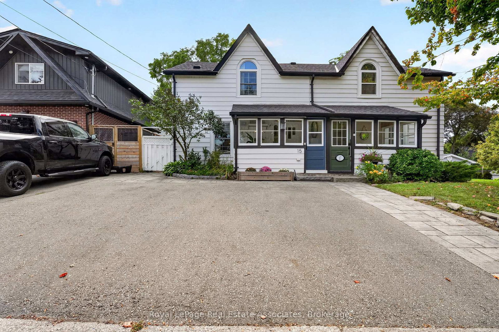 15-charles-street-halton-hills-ontario-w13798176