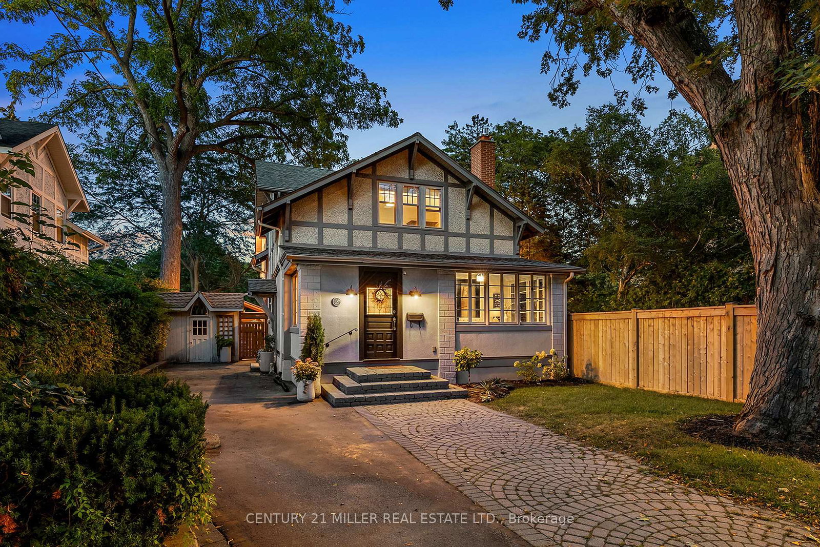 139-allan-street-oakville-ontario-w13798472