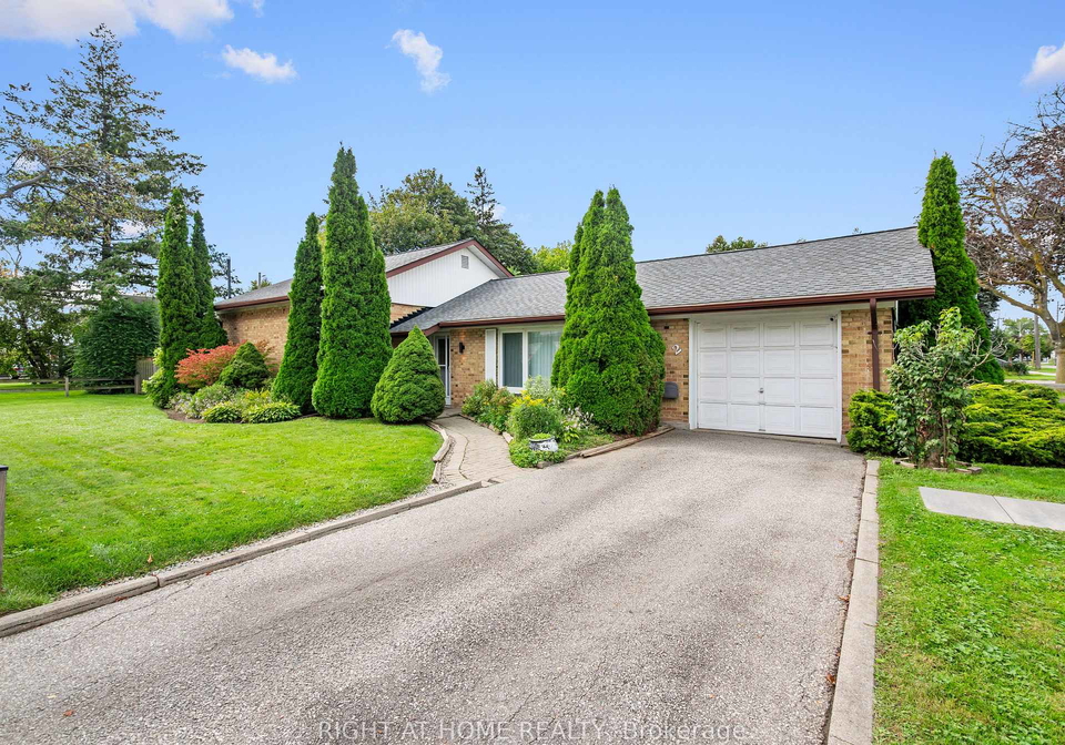 2-leavenworth-crescent-toronto-etobicoke-ontario-w13798542