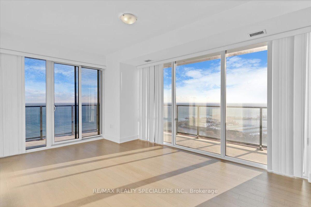 20-shorebreeze-drive-s-toronto-etobicoke-ontario-w13798672
