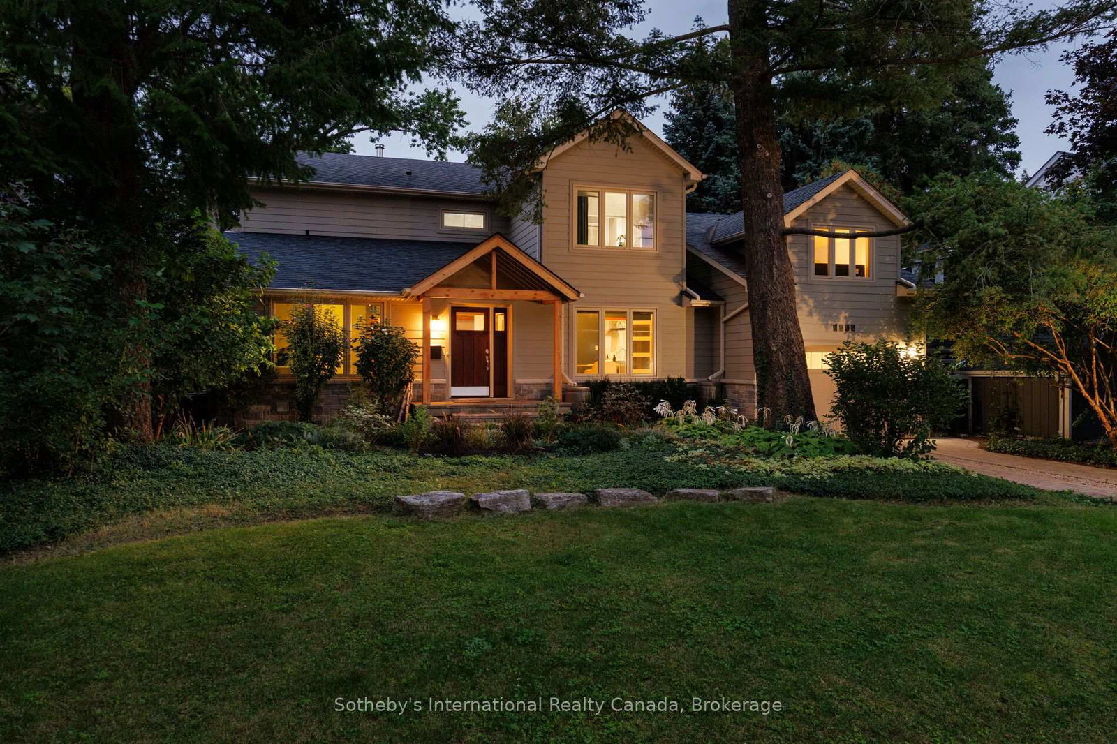 1318-ario-road-oakville-ontario-w13799014