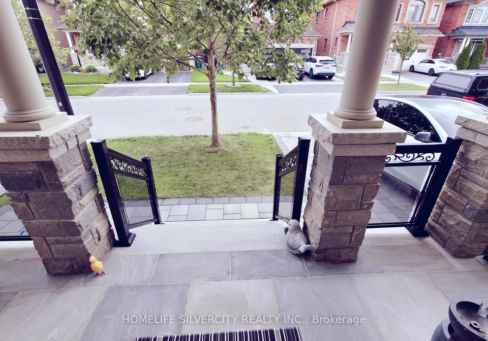5-magical-road-brampton-ontario-w13799016