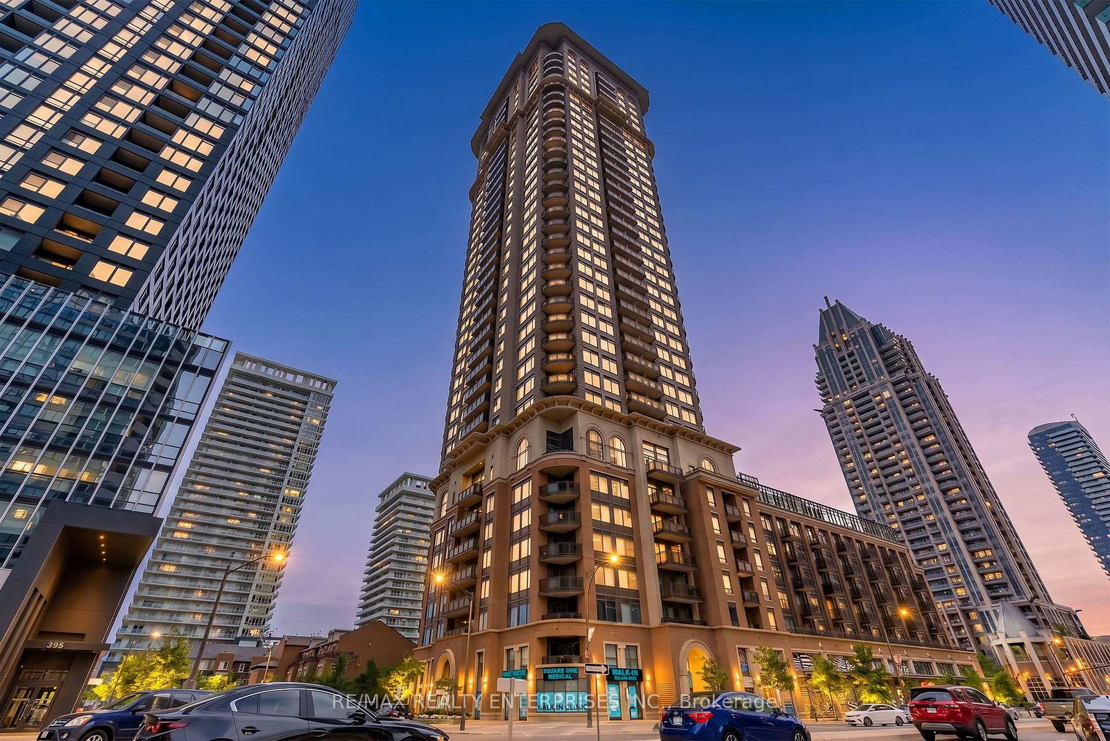385-prince-of-wales-drive-mississauga-ontario-w13799050