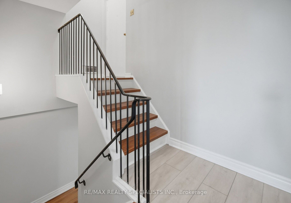2170-bromsgrove-road-mississauga-ontario-w13799446