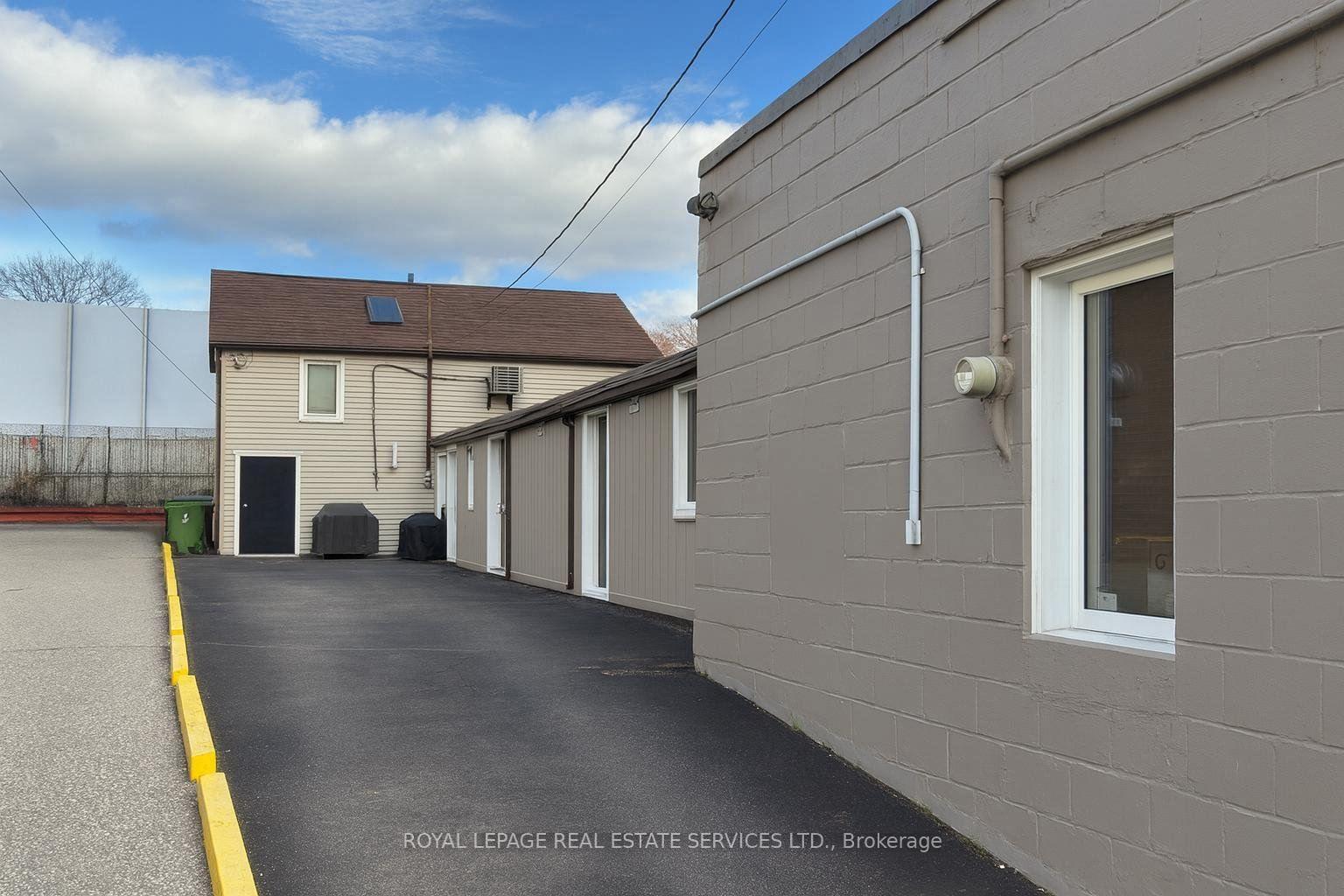 33-s-station-street-toronto-north-york-ontario-w13799770