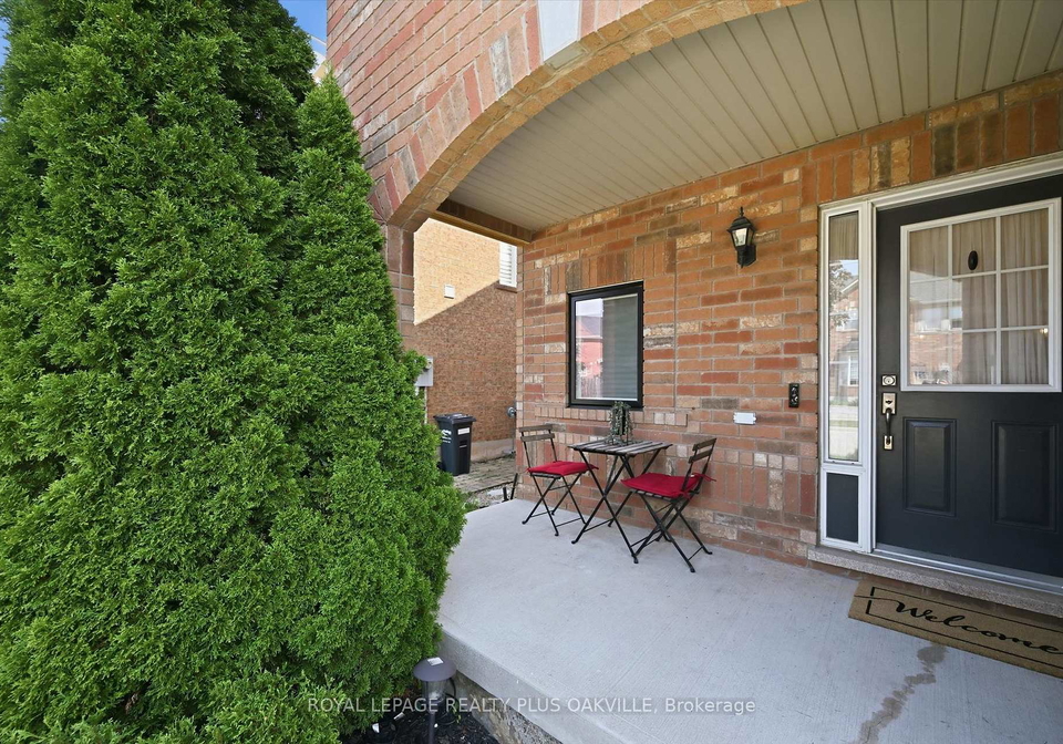 4080-donnic-drive-burlington-ontario-w13799820