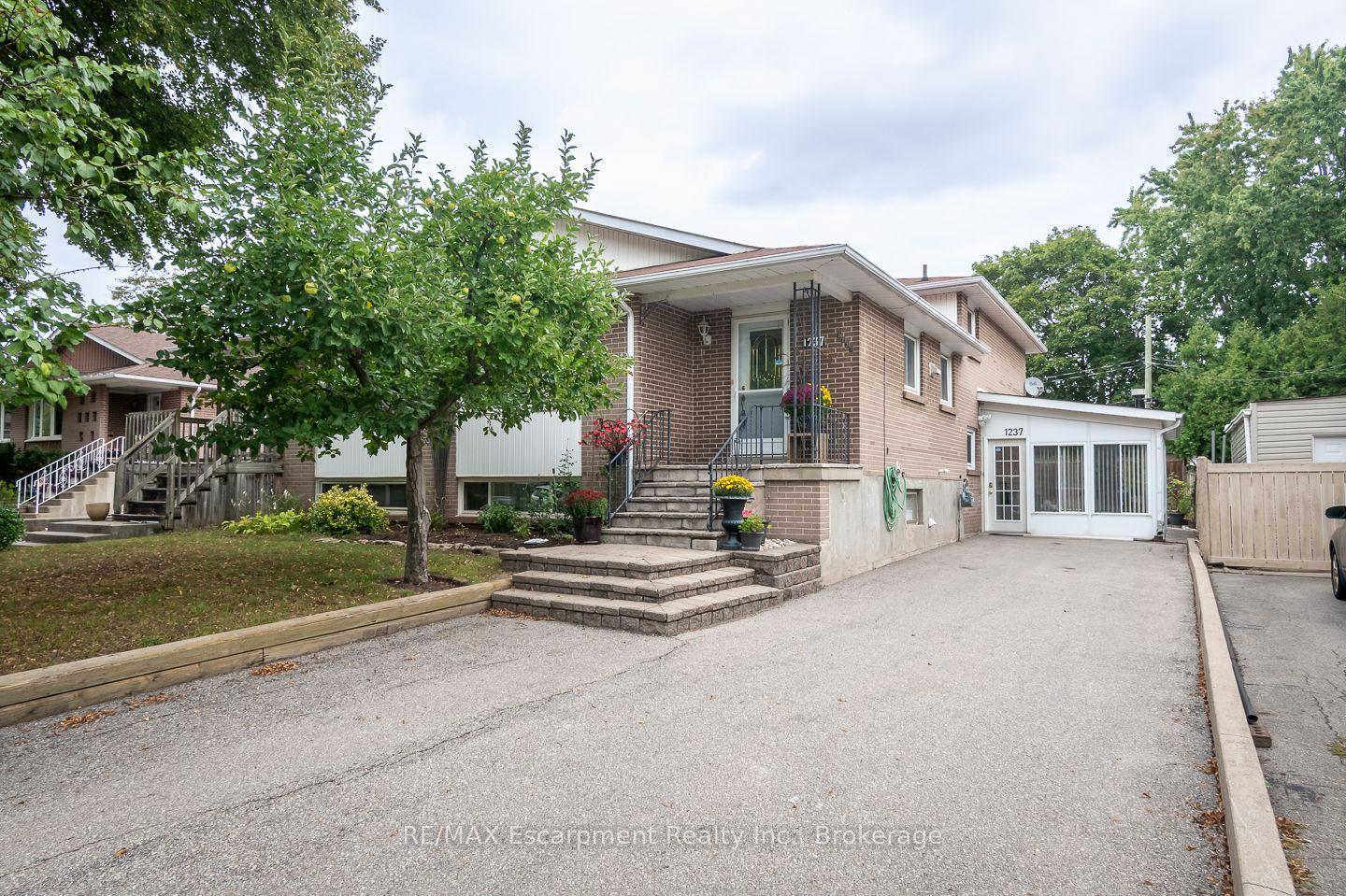 1237-redbank-crescent-oakville-ontario-w13799910