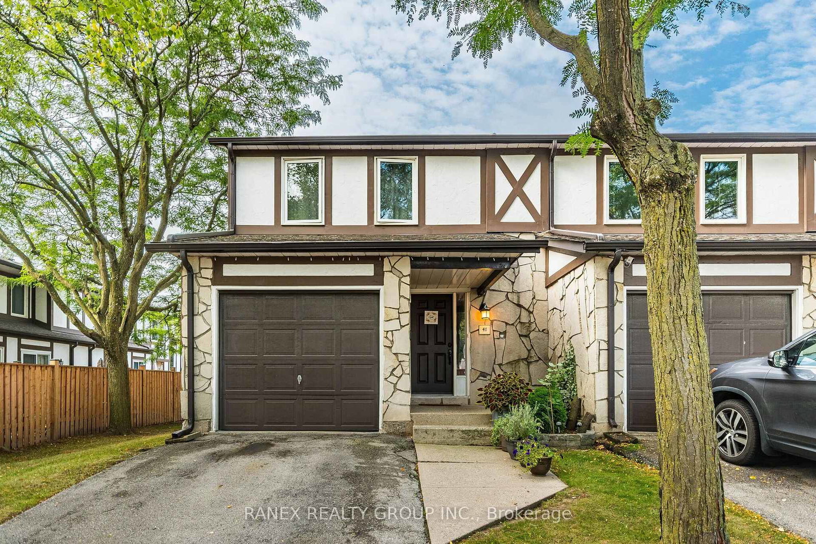 2200-glenwood-school-drive-burlington-ontario-w13799946