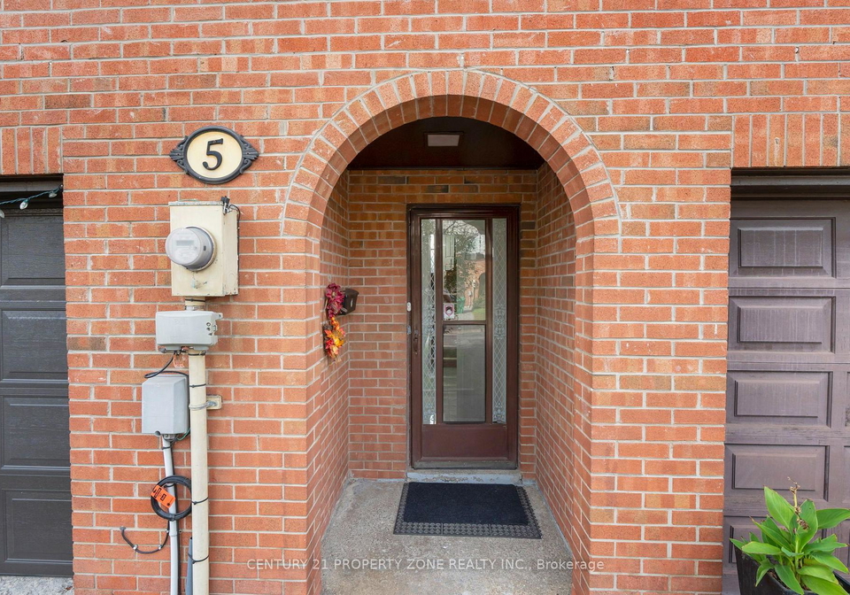 5-briar-path-brampton-ontario-w13800390