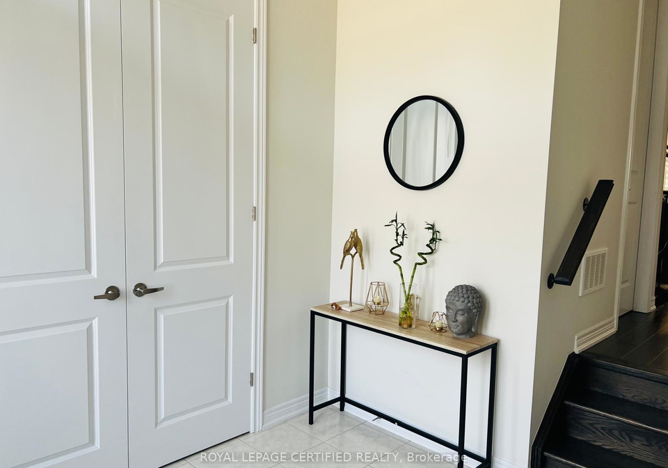 23-charing-cross-gate-oakville-ontario-w13800580