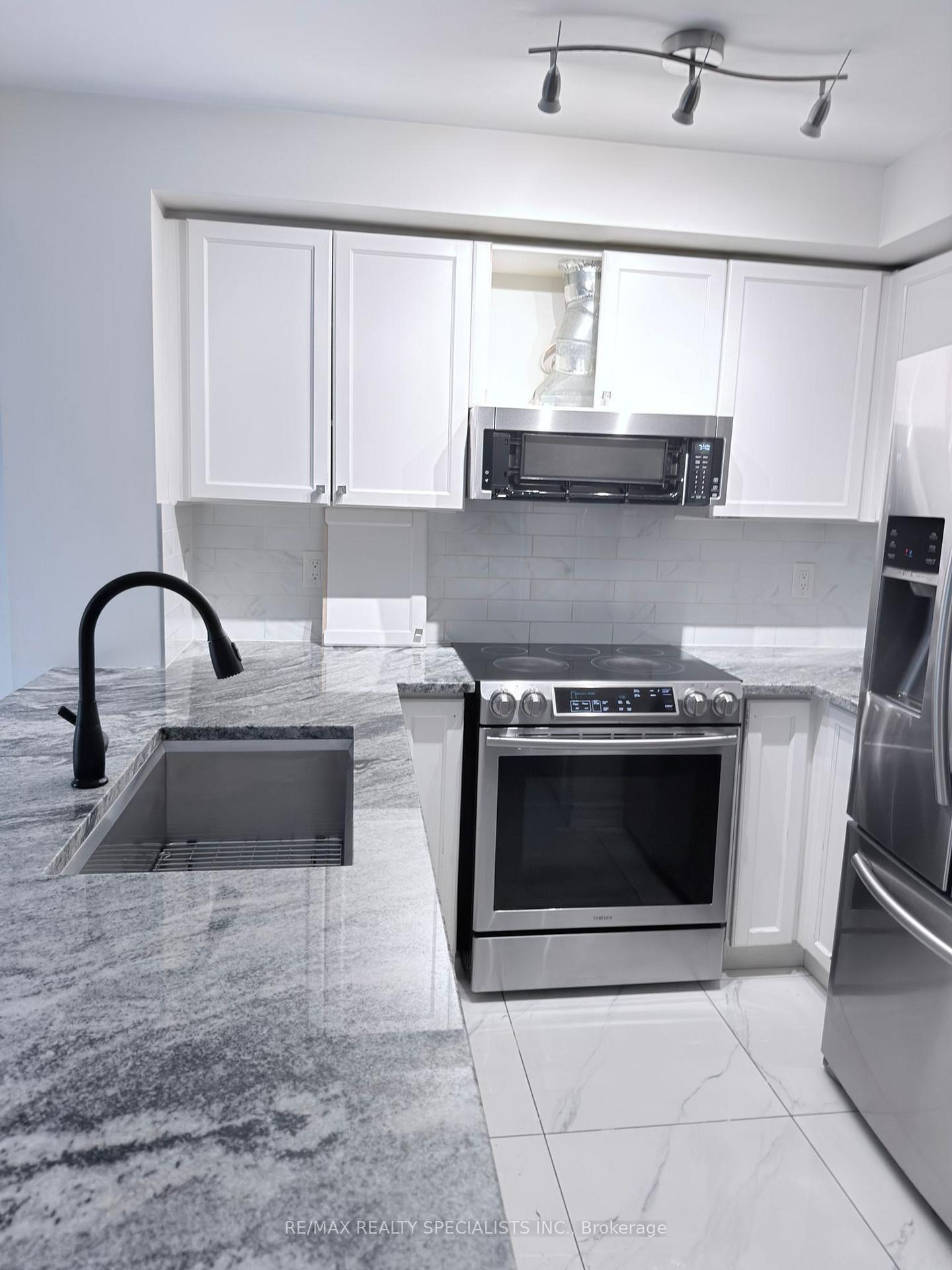 3250-bentley-drive-mississauga-ontario-w13800752