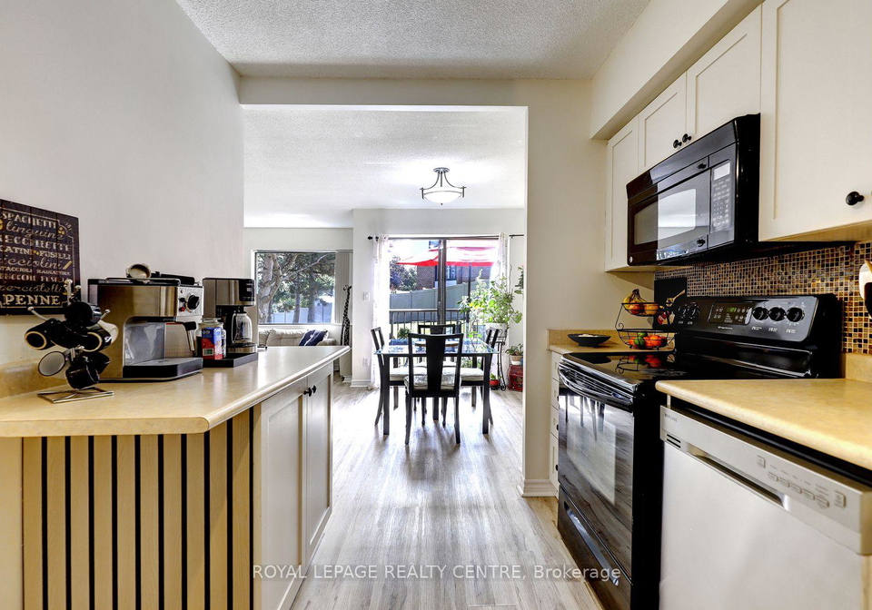 1000-cedarglen-gate-mississauga-ontario-w13801134