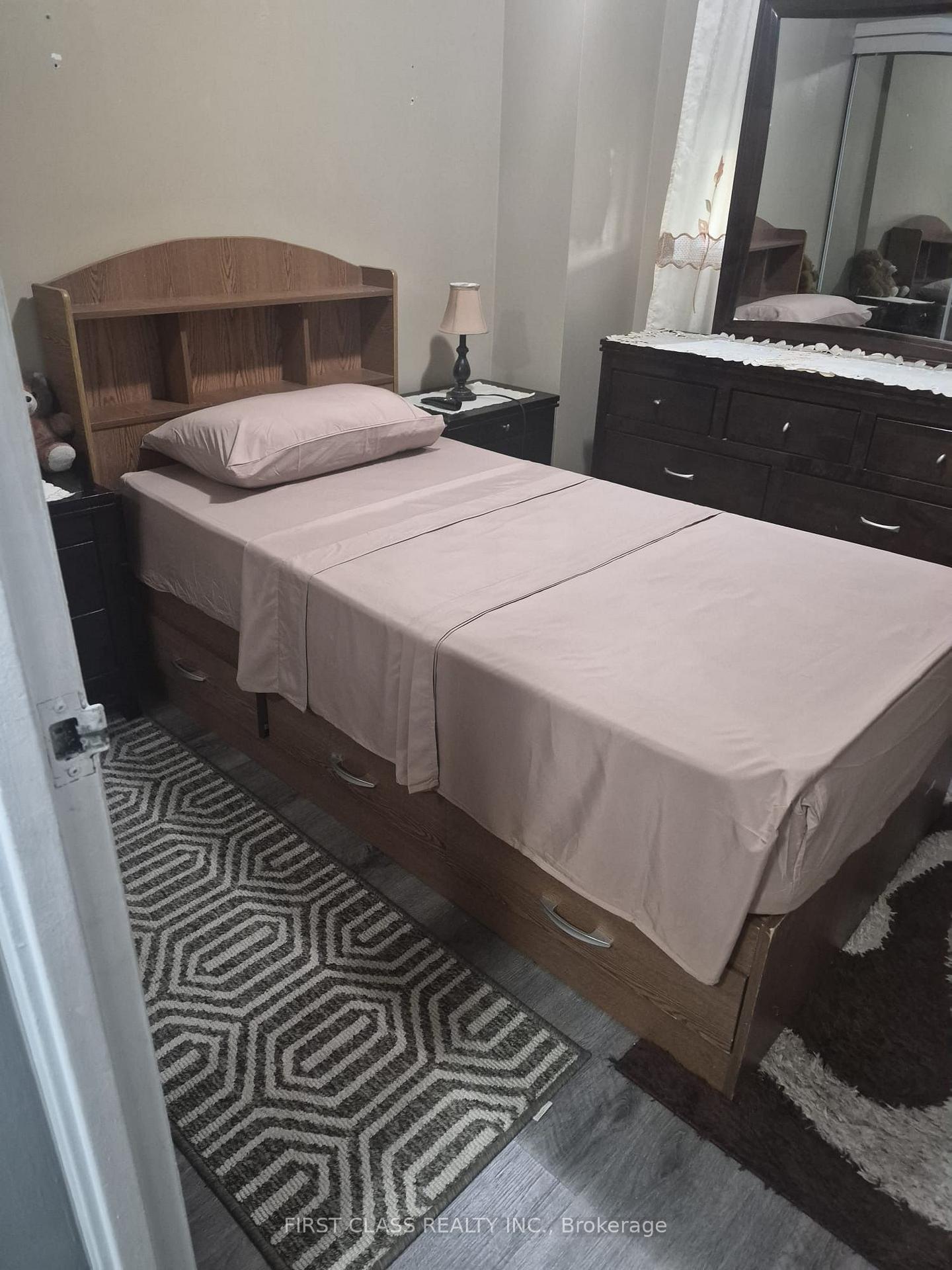 4673-jane-street-toronto-york-ontario-w13801432