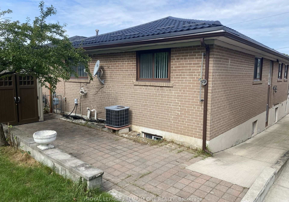 55-husband-drive-toronto-york-ontario-w13801640