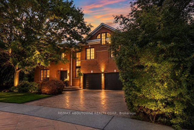 324-oakridge-court-oakville-ontario-w13802078