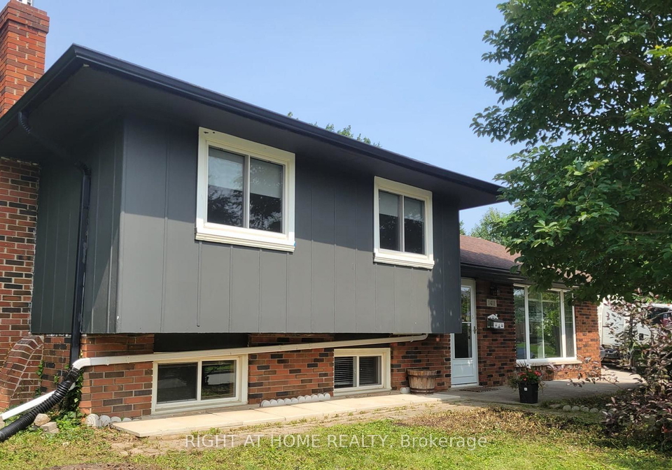 1411-charles-drive-burlington-ontario-w13802558