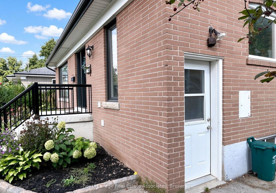 10-elizabeth-street-halton-hills-ontario-w13802616