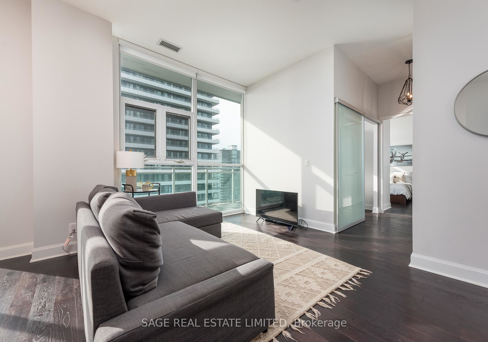 33-shore-breeze-drive-toronto-etobicoke-ontario-w13802640