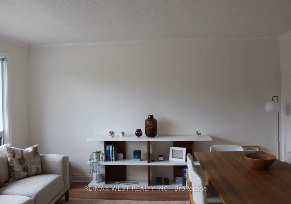 14-treeview-drive-toronto-etobicoke-ontario-w13802910