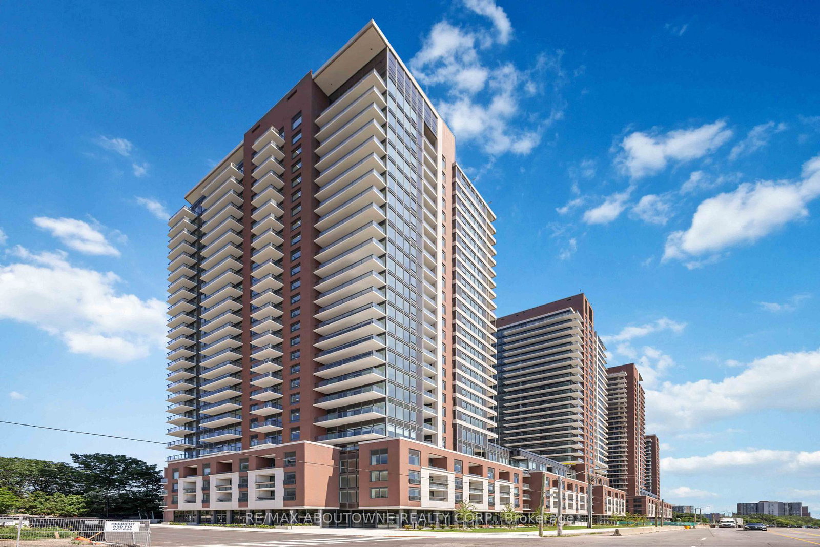 4010-eglinton-avenue-w-toronto-etobicoke-ontario-w13802994