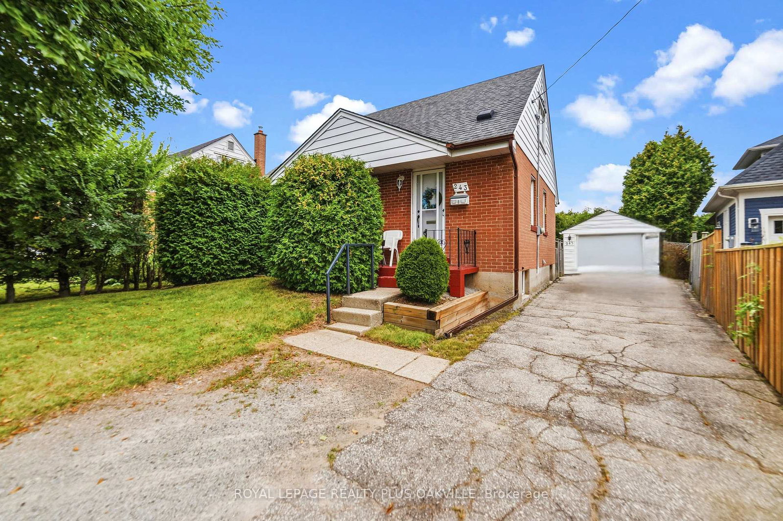 243-jennings-crescent-oakville-ontario-w13803122