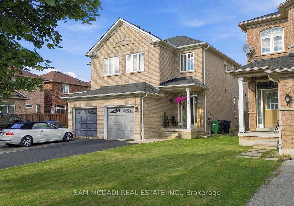 7331-cork-tree-row-mississauga-ontario-w13803398