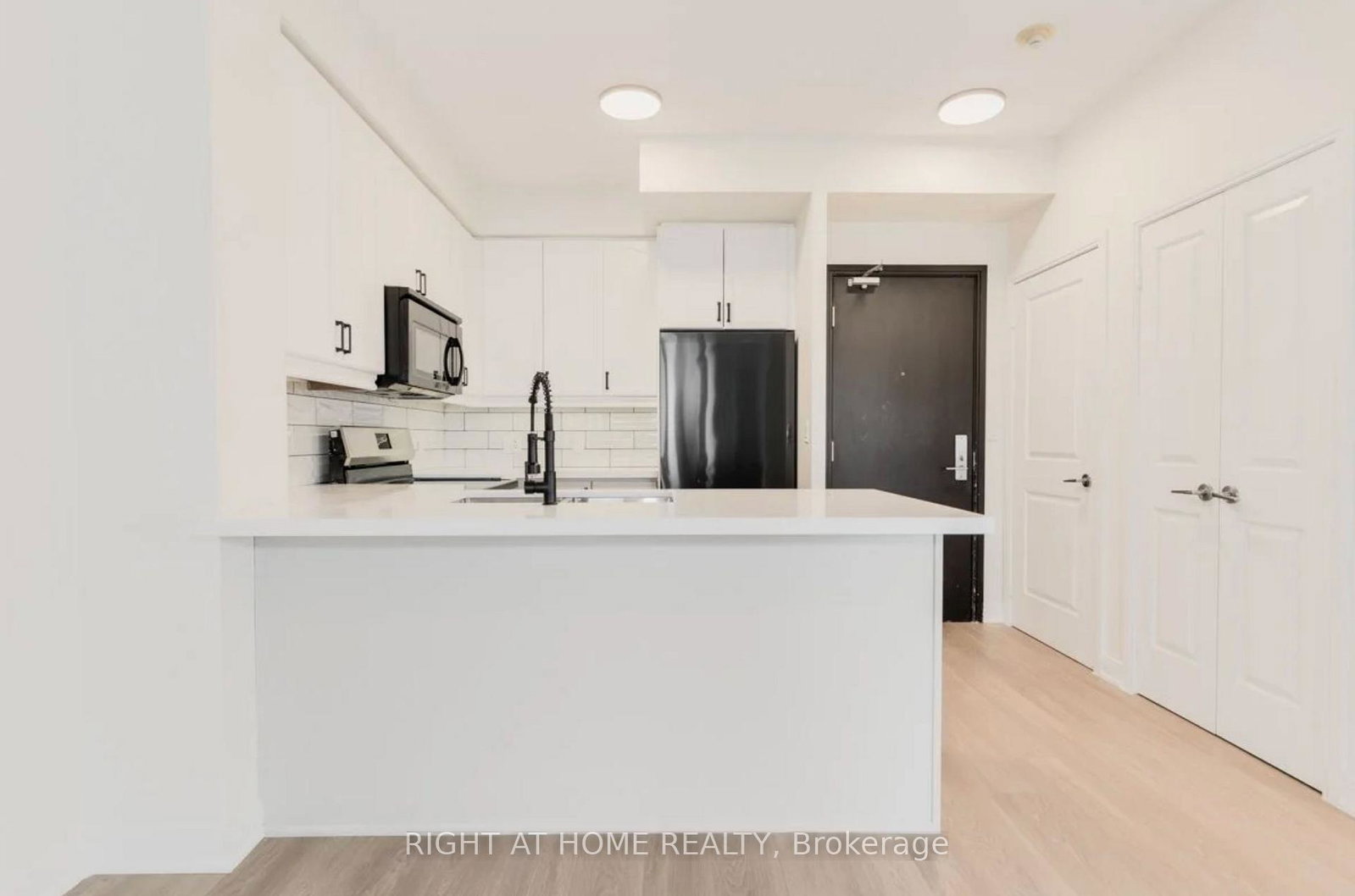 70-absolute-avenue-mississauga-ontario-w13803592