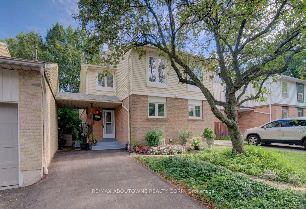 1012-elizabeth-place-oakville-ontario-w13803800