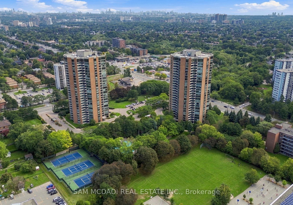 2000-islington-avenue-toronto-etobicoke-ontario-w13803828