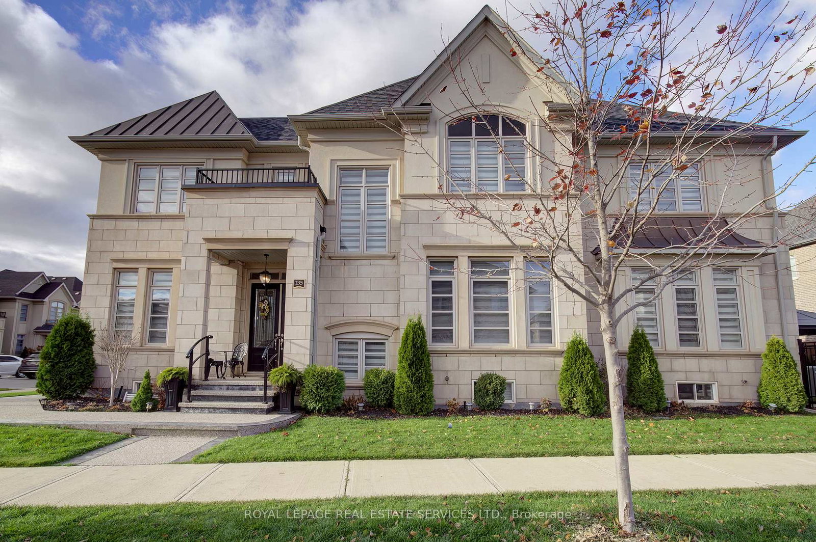 135-zachary-crescent-oakville-ontario-w13803916