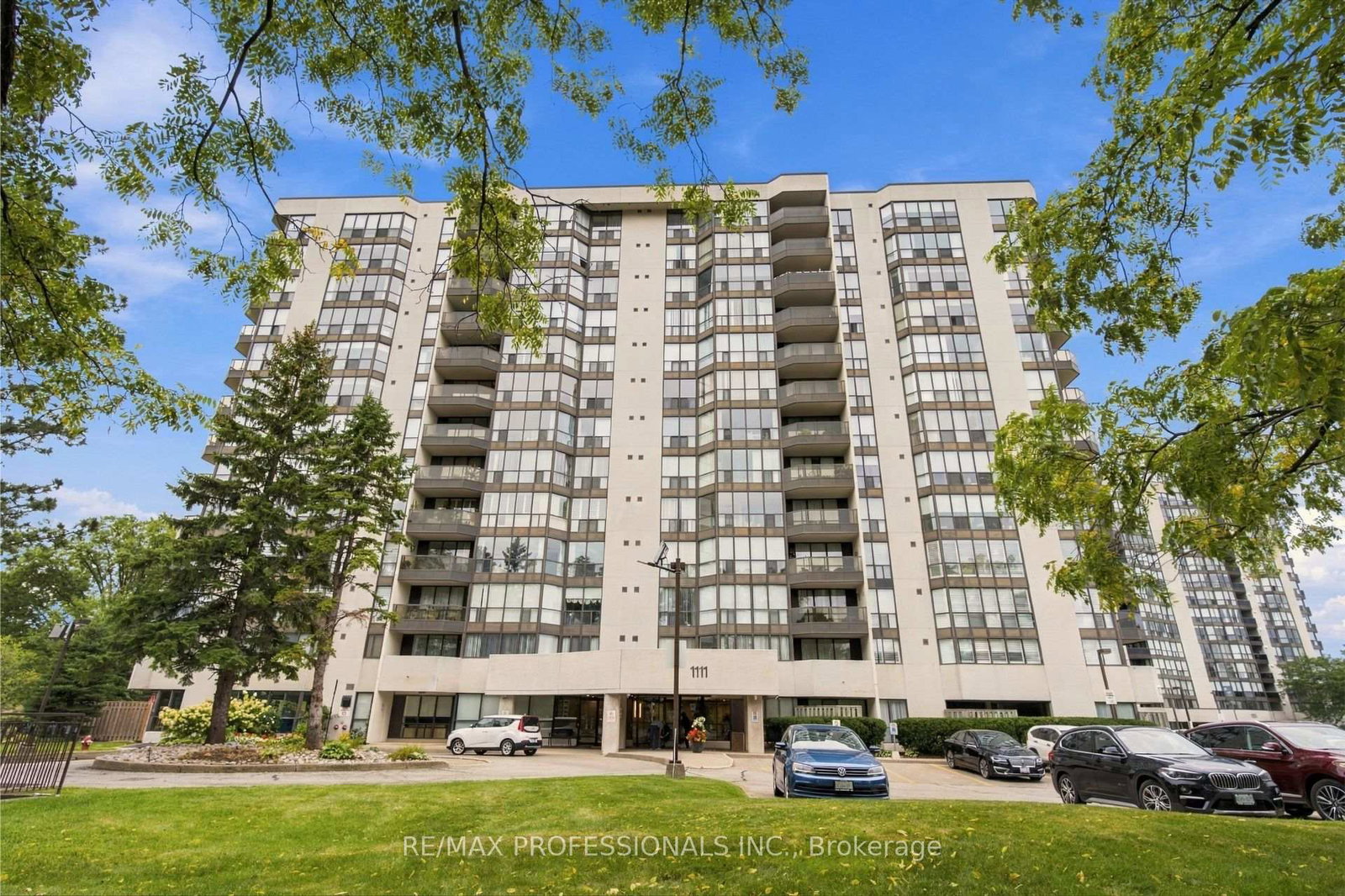 1111-bough-beeches-boulevard-mississauga-ontario-w13804036