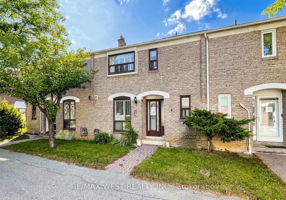 25-gosford-boulevard-toronto-york-ontario-w13804522