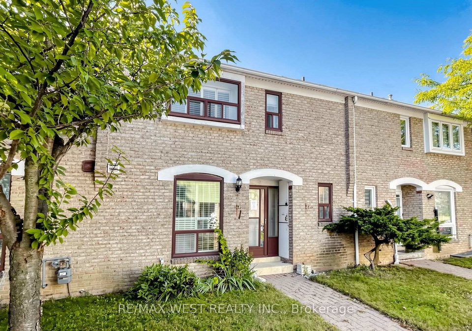 25-gosford-boulevard-toronto-york-ontario-w13804522