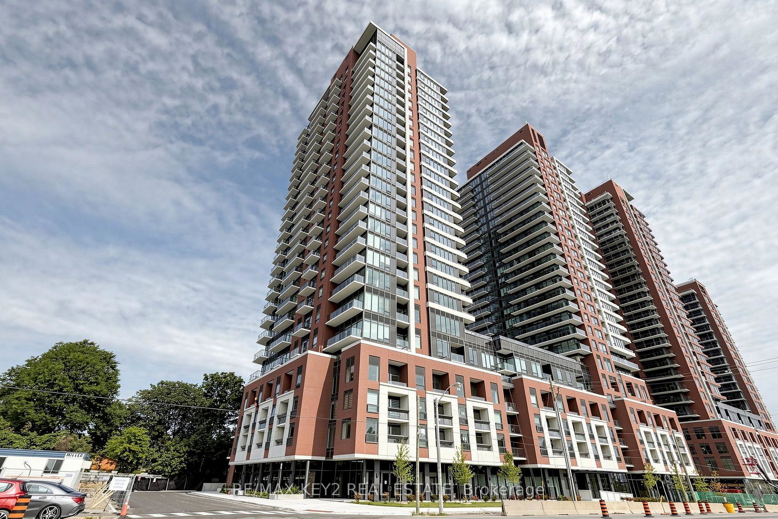 4010-eglinton-avenue-w-toronto-etobicoke-ontario-w13804646