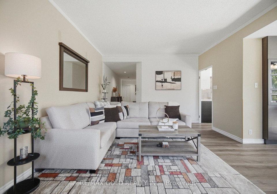 6-humberline-drive-toronto-etobicoke-ontario-w13804854