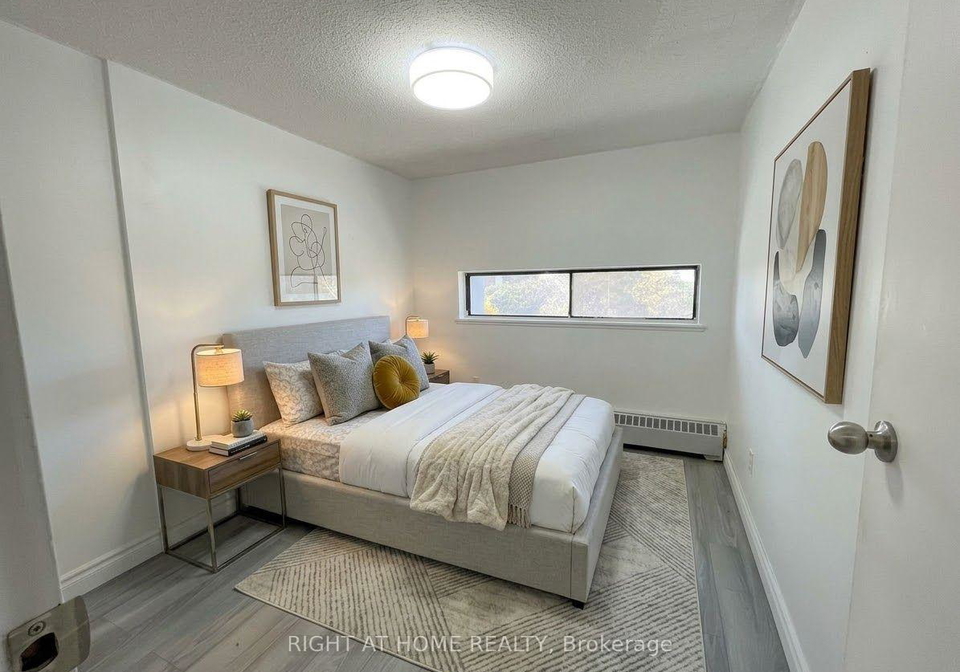 4689-jane-street-toronto-york-ontario-w13805098