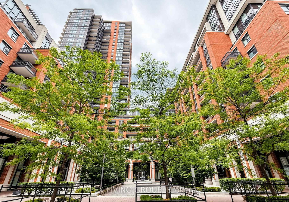 830-lawrence-avenue-w-toronto-north-york-ontario-w13805246