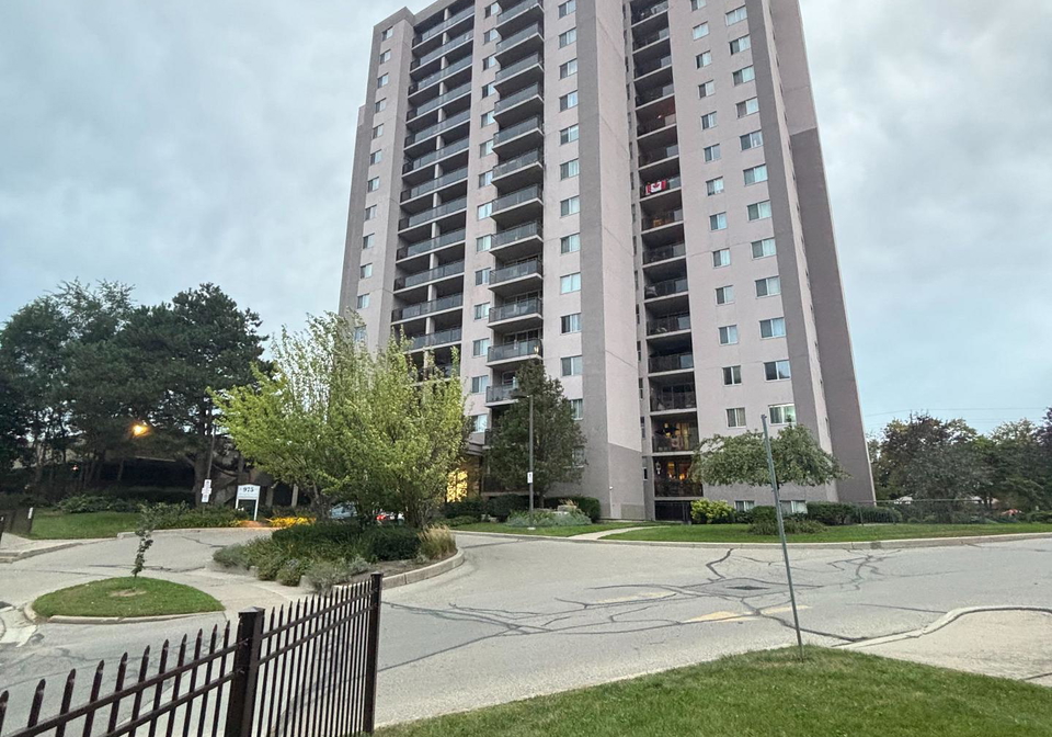 975-warwick-court-burlington-ontario-w13805260