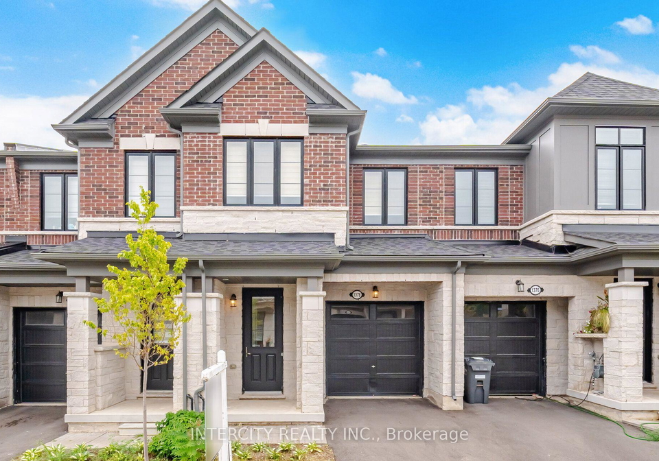 1378-national-common-burlington-ontario-w13805772