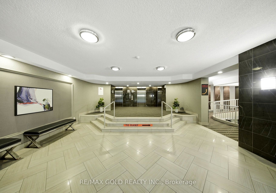 8-lisa-street-brampton-ontario-w13805858