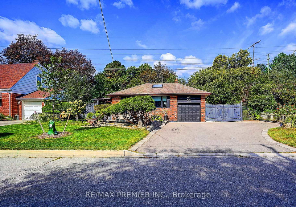 445-selsey-drive-mississauga-ontario-w13806092