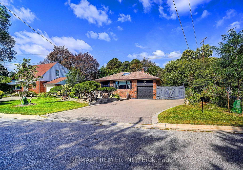 445-selsey-drive-mississauga-ontario-w13806092