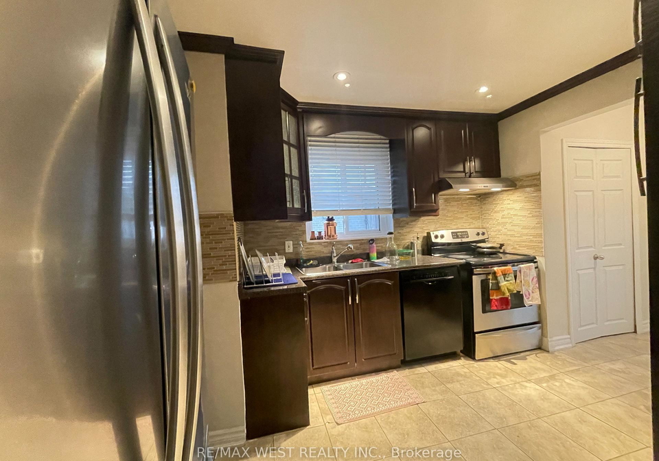 25-coronado-court-toronto-york-ontario-w13806198